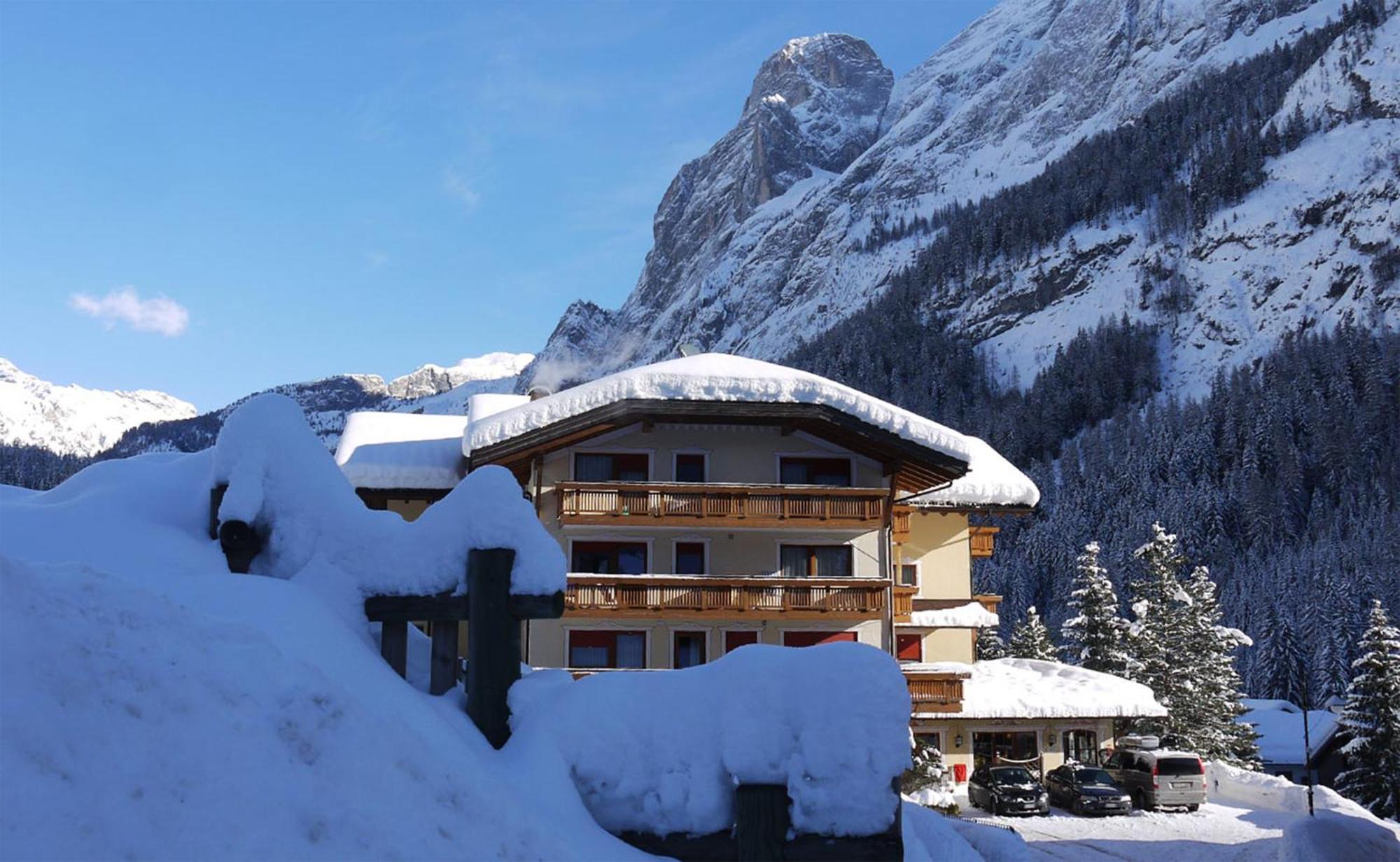 Hotel Dolomites Inn Каназей Екстериор снимка