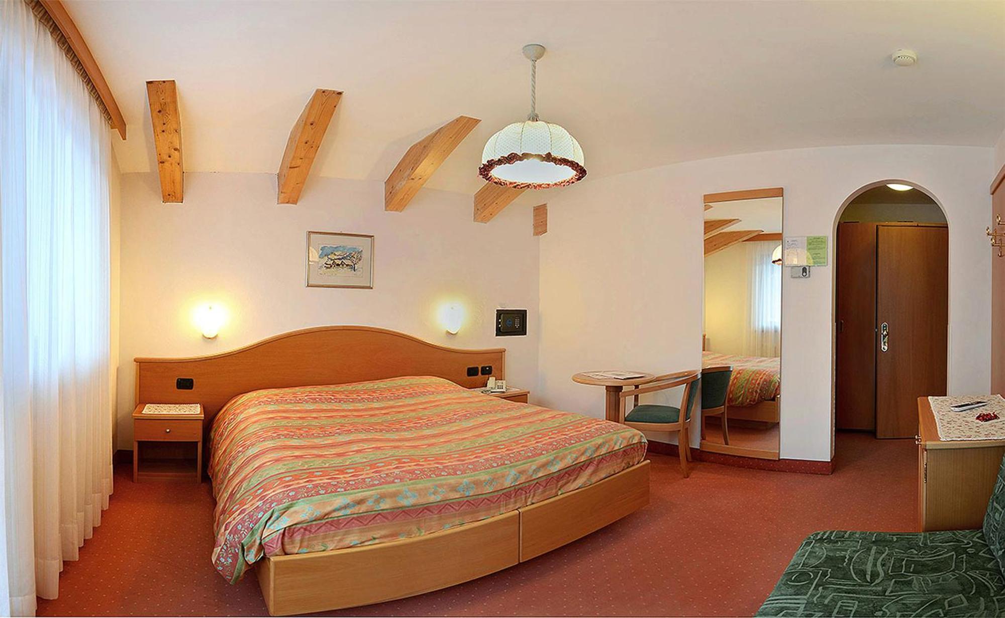 Hotel Dolomites Inn Каназей Екстериор снимка