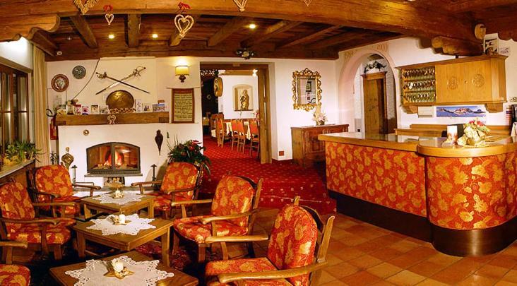 Hotel Dolomites Inn Каназей Екстериор снимка