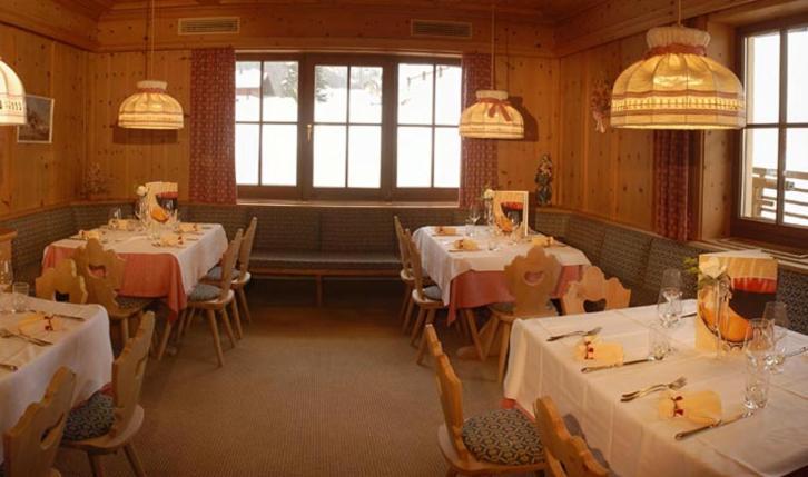 Hotel Dolomites Inn Каназей Екстериор снимка