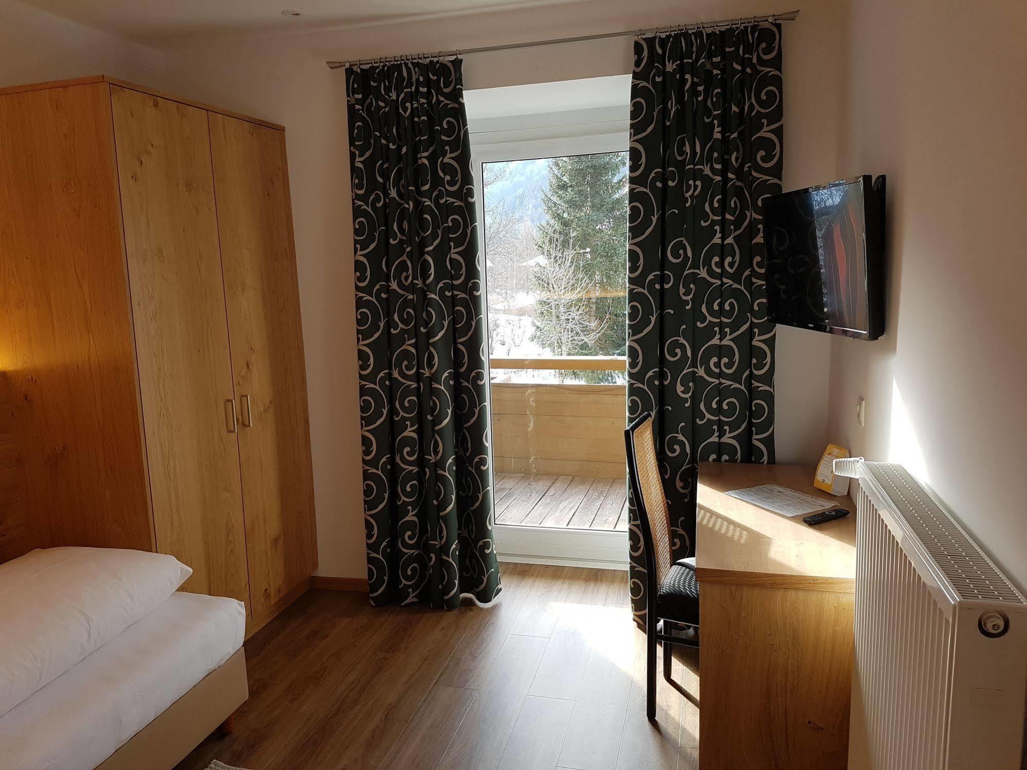 Hotel Dolomites Inn Каназей Екстериор снимка