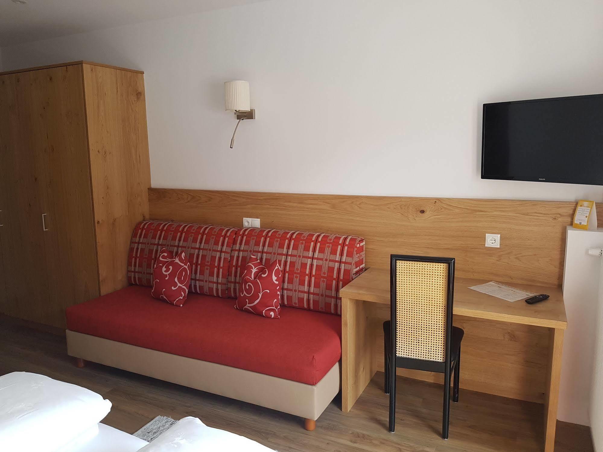 Hotel Dolomites Inn Каназей Екстериор снимка