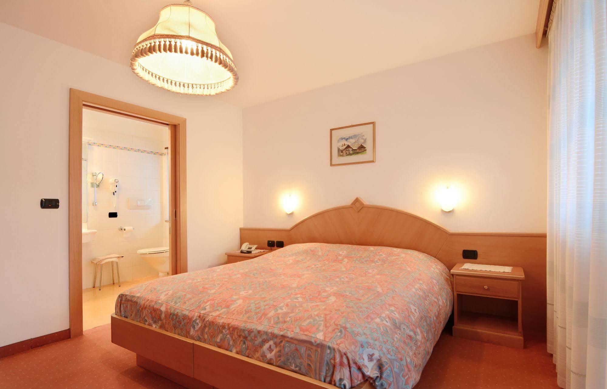 Hotel Dolomites Inn Каназей Екстериор снимка