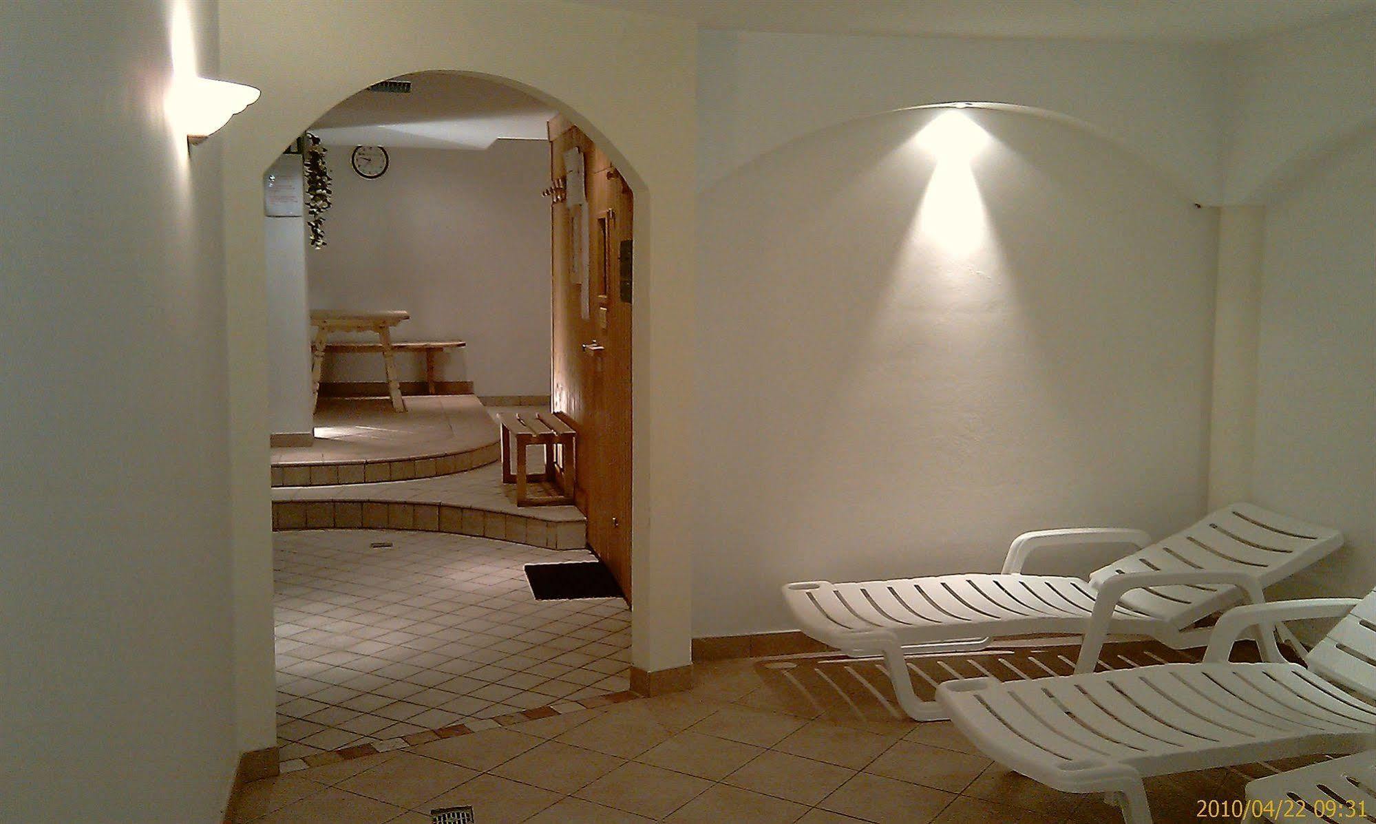 Hotel Dolomites Inn Каназей Екстериор снимка